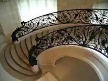 הדברה בחדר מדרגות